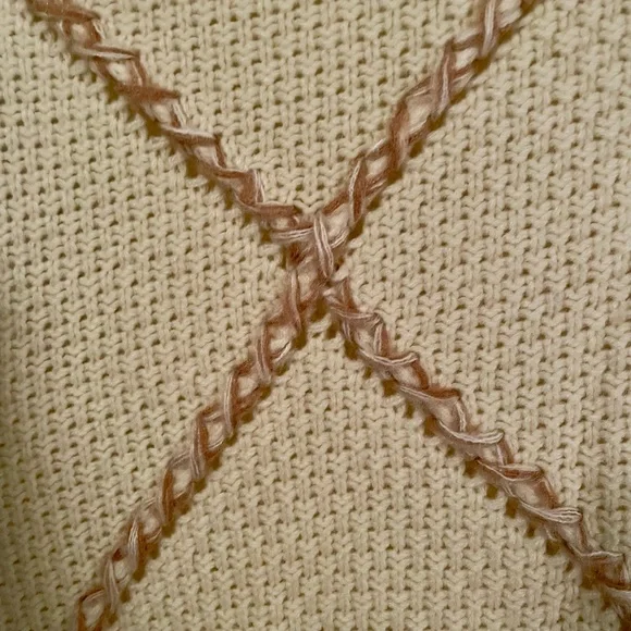 Knox Rose Open Poncho - Picture 7 of 8